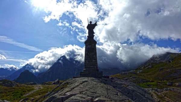Col du Grand-Saint-Bernard 2473 m n. m.