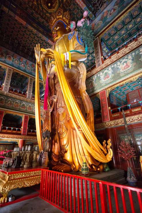 Lama Tempel (Yonghegong) - Sandelhout Boeddha
