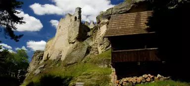 Rovine del castello di Helfenburk