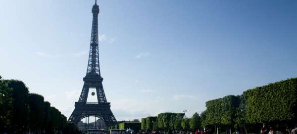 Eiffelova veža: Ubytovanie