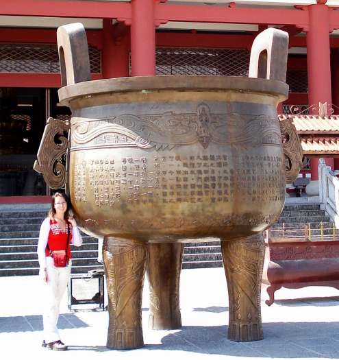 Giant pot