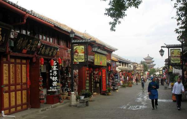 Hlavní ulice v Dali - Fu Xing Lu