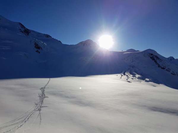 今年圣诞节后阿尔卑斯山的雪崩情况