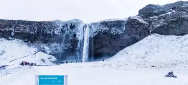 Inverno Seljalandsfoss