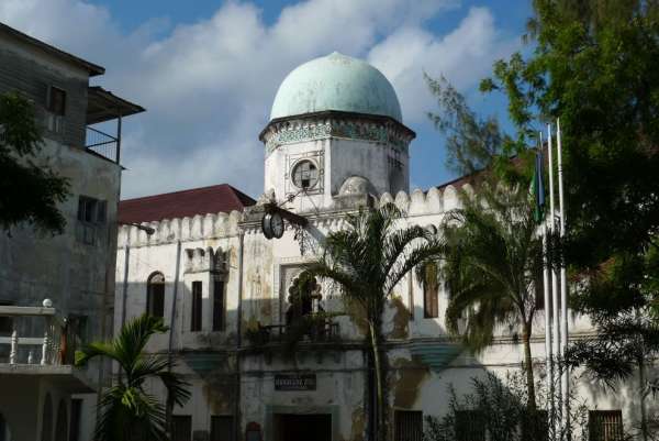Mahakama Kuu - Oude rechtbank