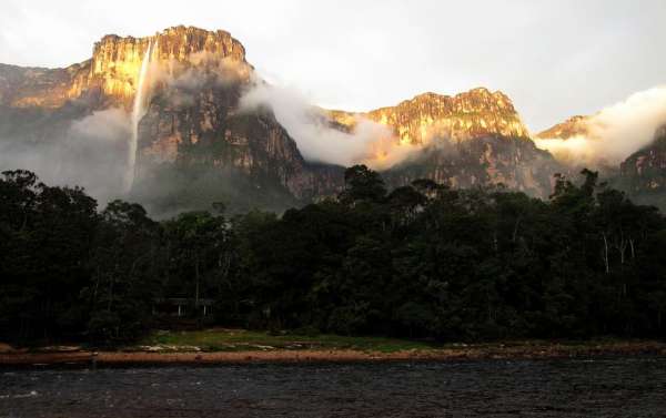 Table Mountain all'alba