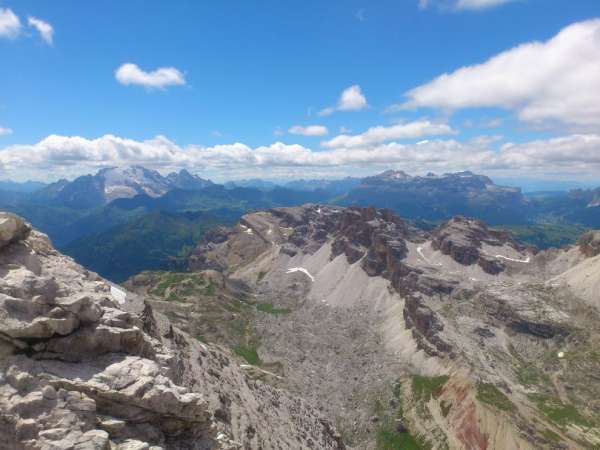 Sur la crête de la montagne