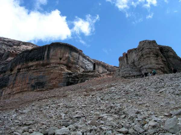 Ascent through a rock gap