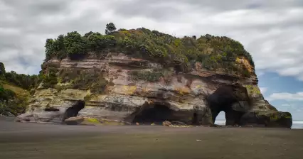 Three Sisters and Elephant Rock