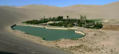 Un voyage dans l'oasis et les dunes près de Dunhuang