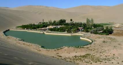 A trip to the oasis and dunes near Dunhuang