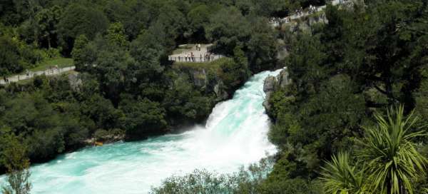 Camina por las cataratas de Huka