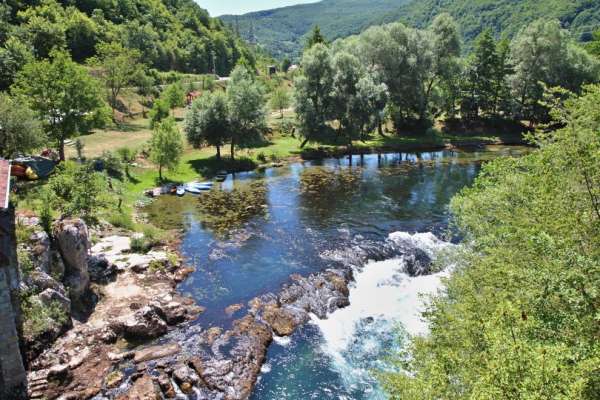 Centro de Rafting no Acampamento Descubra Bihać