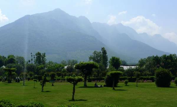 Montañas del jardín Shalimar