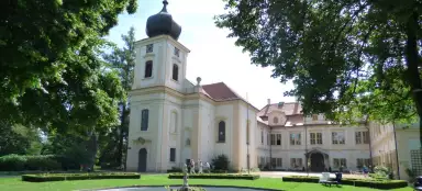 Zwiedzanie zamku Loučeň