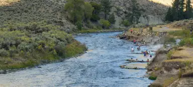 Кипящая река