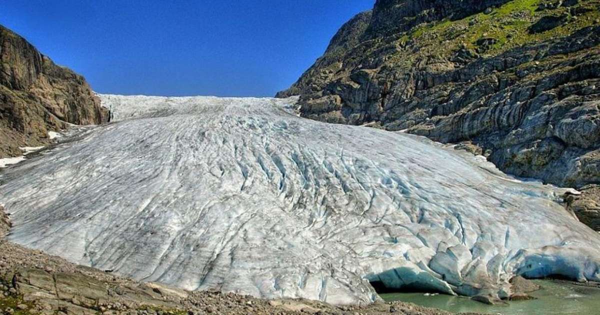 하우가브린 빙하 - 요스테달스린 빙하 미끄럼틀 | Gigaplaces.com