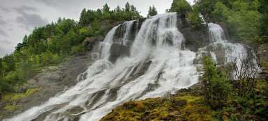 Furebergsfossen 瀑布