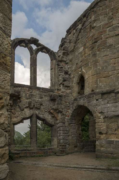 Fenêtre gothique de la bibliothèque du château