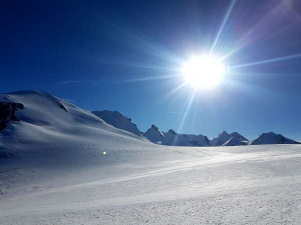 Катание на лыжах на швейцарско-итальянской границе