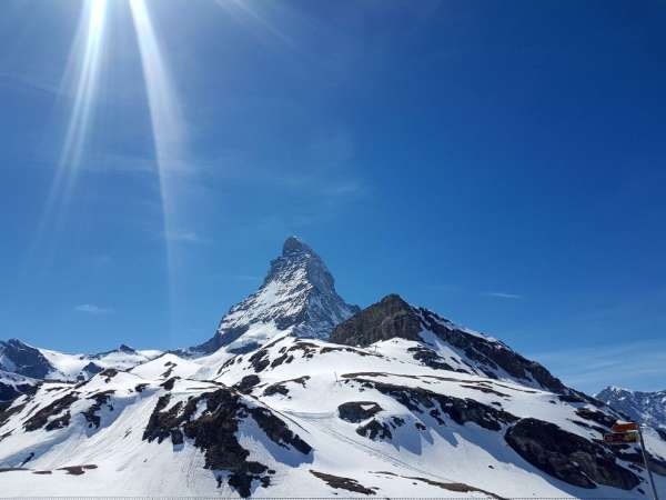 En el camino hacia arriba, vista del Matterhorn