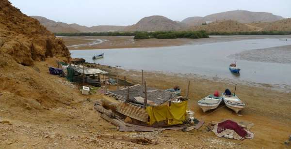 Bandar Khayran 的渔民