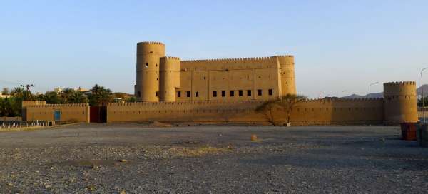 Hrad Birkat Al-Mawz: Ubytování
