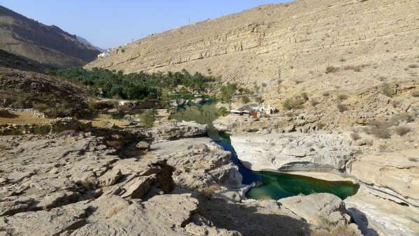 Výhľad na Wadi Bani Khalid zo zhora