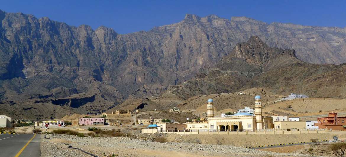 Góry Al-Hajar: Atuoturystyka