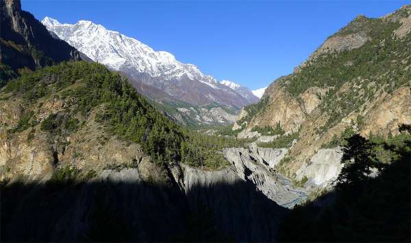 La primera vista del Annapurna III