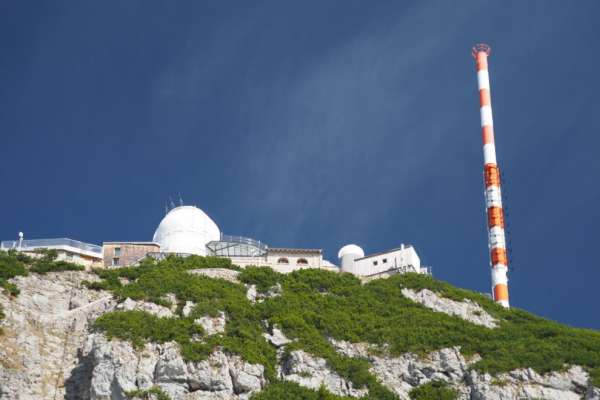 Observatory and broadcasting tower