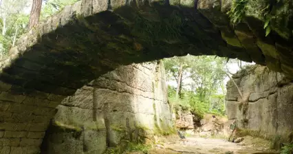 Ponte de pedra em Mlýnské rybník