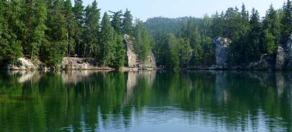 A walk around the Adršpach Lake Sandpit: Weather and season