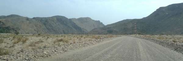 Začátek cesty skrz Wadi Mayh