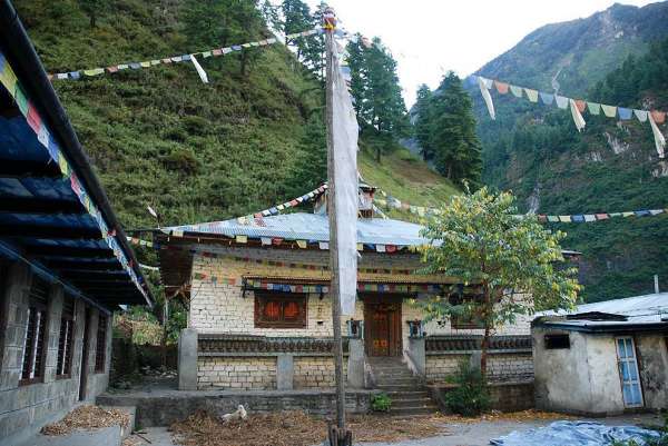 Gompa in Dharapani