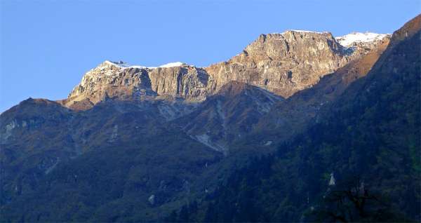 Mountains above Timang
