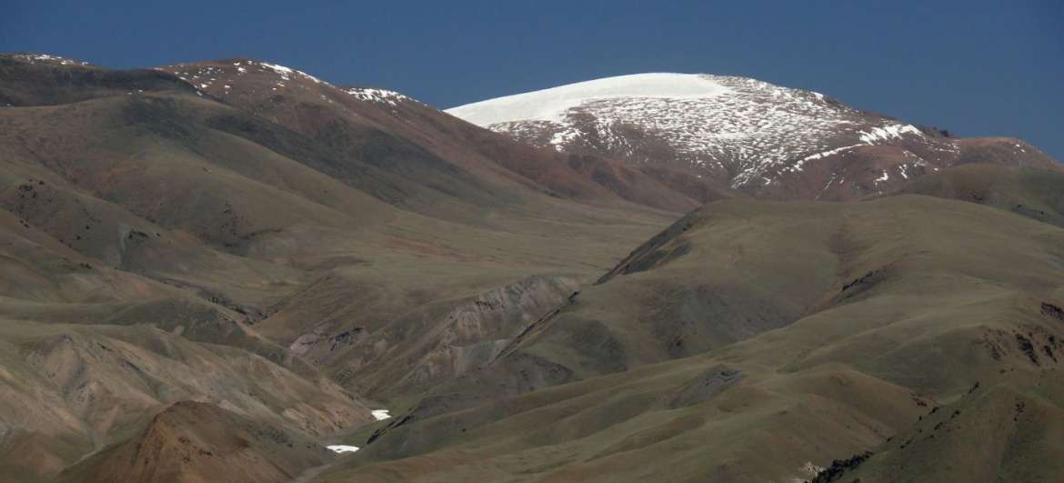 Poniżej lodowca Baatar Khairkhan: Turystyka