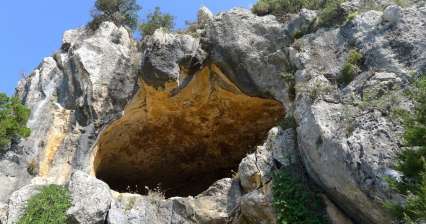 Spaziergang zur Damianos-Höhle