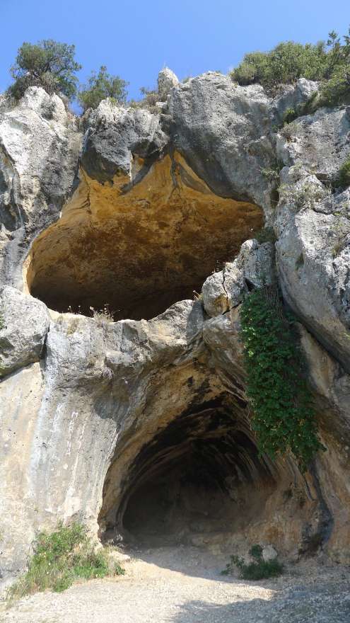 Пещера Дамианос