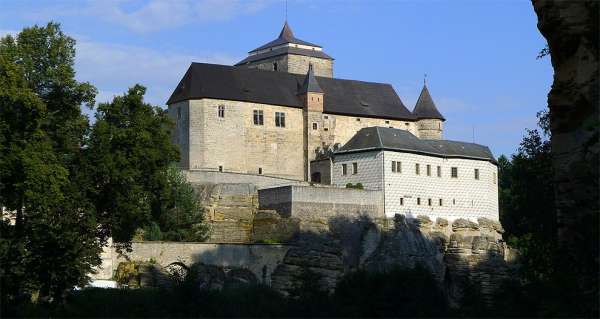 Zamek Kost od strony zachodniej