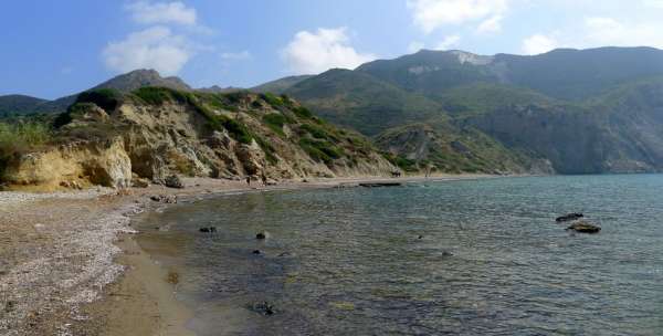 Playa secreta detrás de Kalamaki