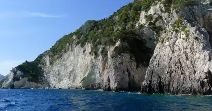 マラソニシ島へ出航