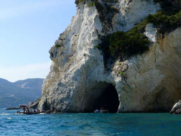 Marathonisi洞穴的入口