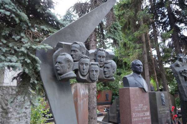 Novoděvičí hřbitov
