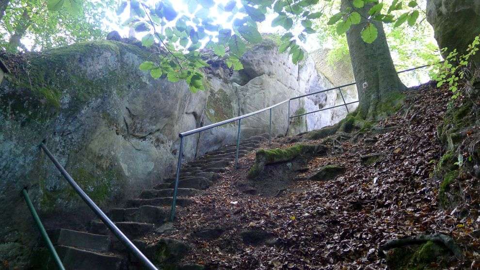 A tour of the Pařez rock castle - Robber's castle near Prachovské rocks