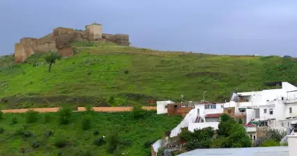 Hrad v Alor