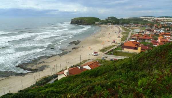 Blick vom Hügel Morro auf Farol