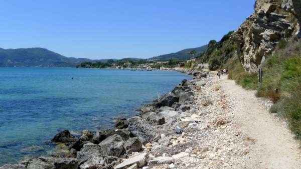 Estrada para Agios Sostis