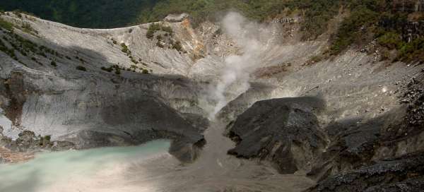 Kráter Kawah Ratu: Počasí a sezóna