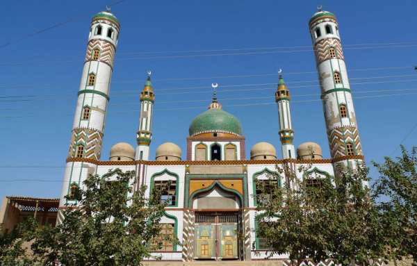 Moskee in het centrum van de nieuwe stad